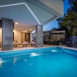 https://beach-villa-valentina.splithotels.org